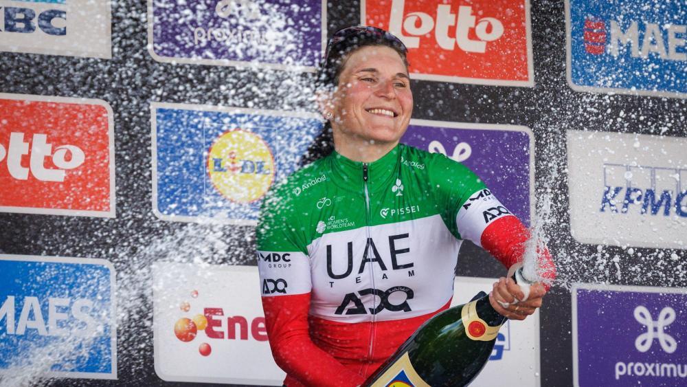 Eine-Lokalmatadorin-triumphiert-beim-Giro
