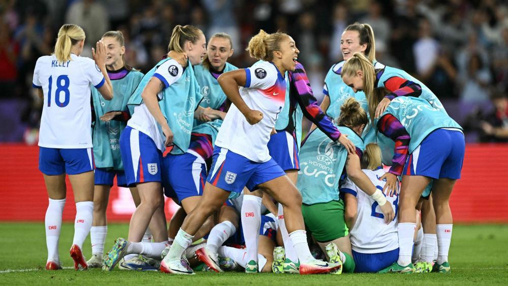 England now faces Italy. © APA/afp / SEBASTIEN BOZON