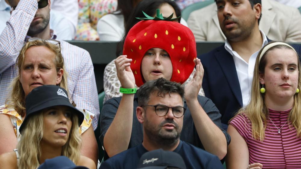 Erdbeeren-Champagner-und-mehr-Das-ist-in-Wimbledon-ein-Muss