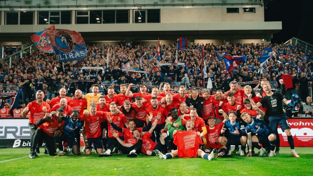 Heidenheim schaffte heuer den Klassenerhalt in der Relegation.