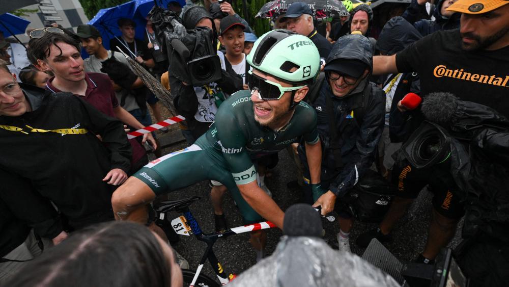 Jonathan Milan celebrated his second Tour stage win. © APA/afp / DARIO BELINGHERI