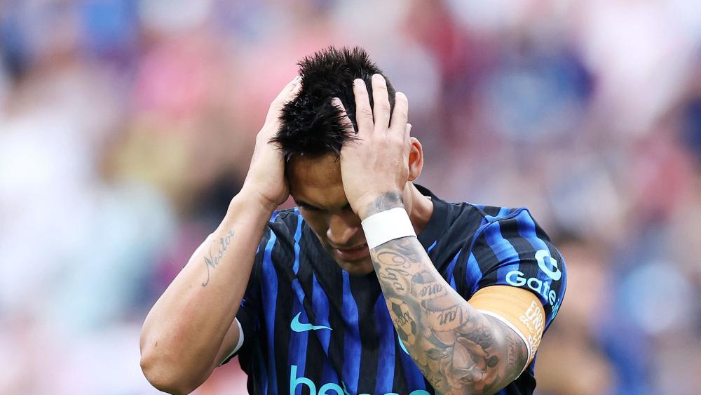 Captain Lautaro Martínez let his frustration run wild. © APA / BUDA MENDES
