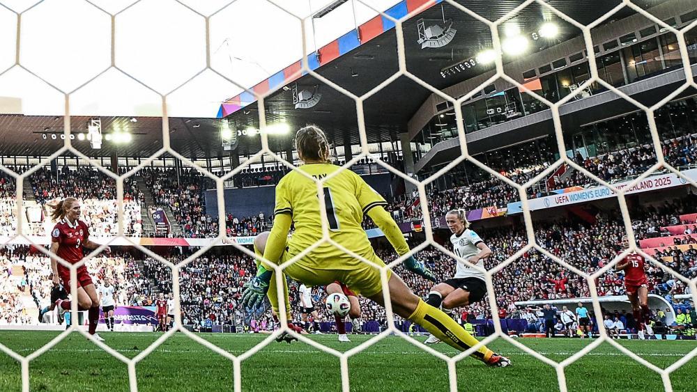 Lea Schüller scored the second goal for the German national team. © APA/afp / SEBASTIEN BOZON