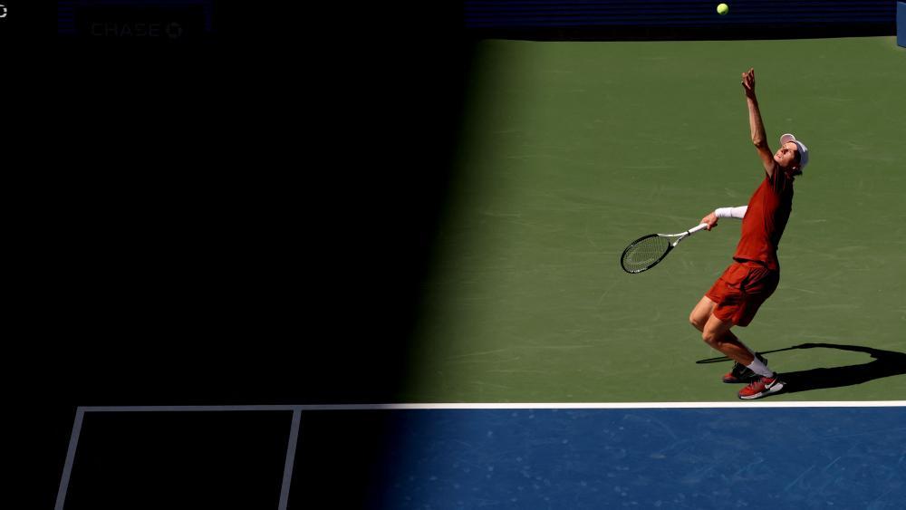 Jannik Sinner will in die vierte Runde. © APA/afp / TIMOTHY A. CLARY