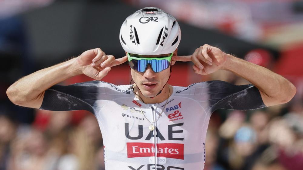 Juan Ayuso siegte aus einer Fluchtgruppe. © ANSA / JAVIER LIZON