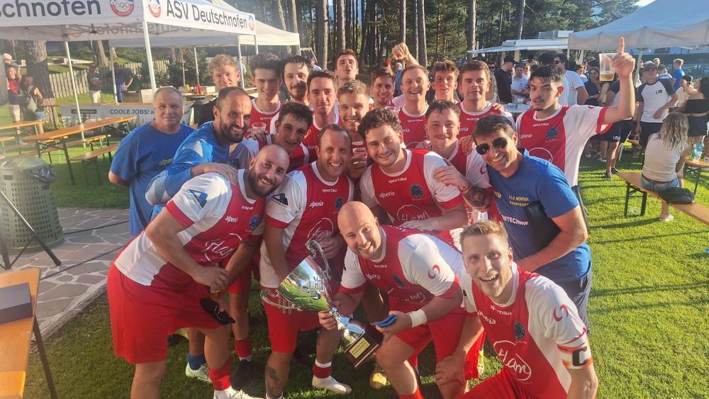 Montan feierte den Turniersieg.