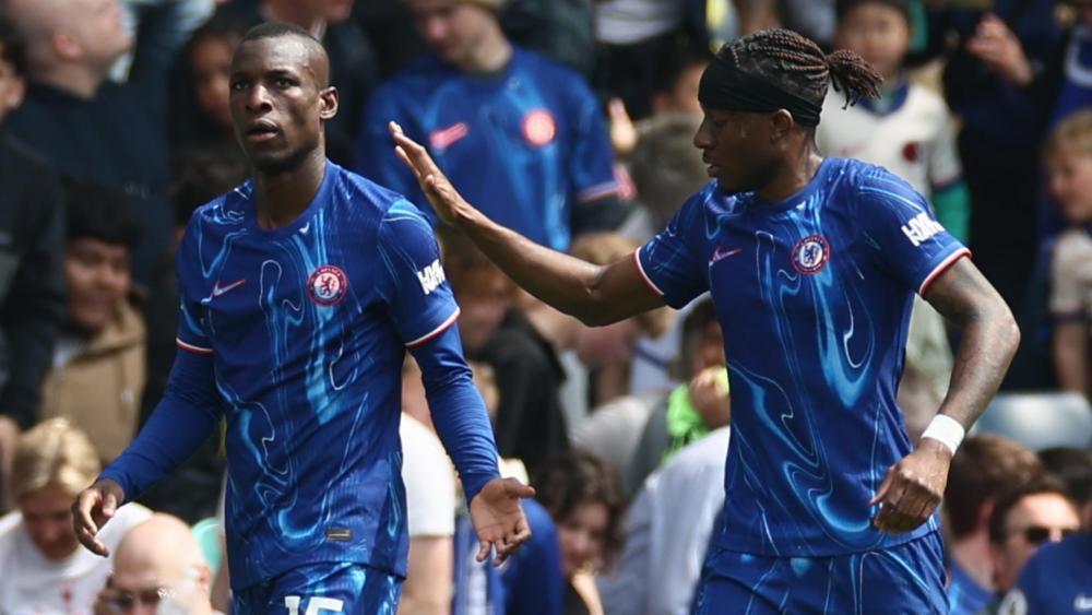 Nicolas Jackson (left) is being linked with a move to FC Bayern. © ANSA / ISABEL INFANTES