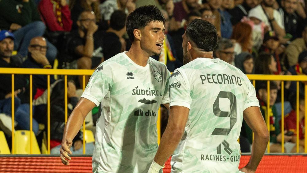 Raphael Kofler (left) scored the only South Tyrolean goal.
