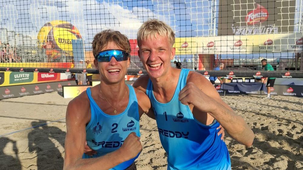Bruneck's beach volleyball players show off