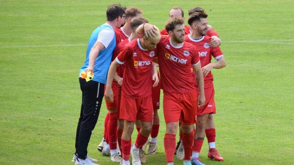 Dominik Schlögl and Fabian Nischler (from right) scored a point with Kastelbell T. S. Mitterer © Picasa