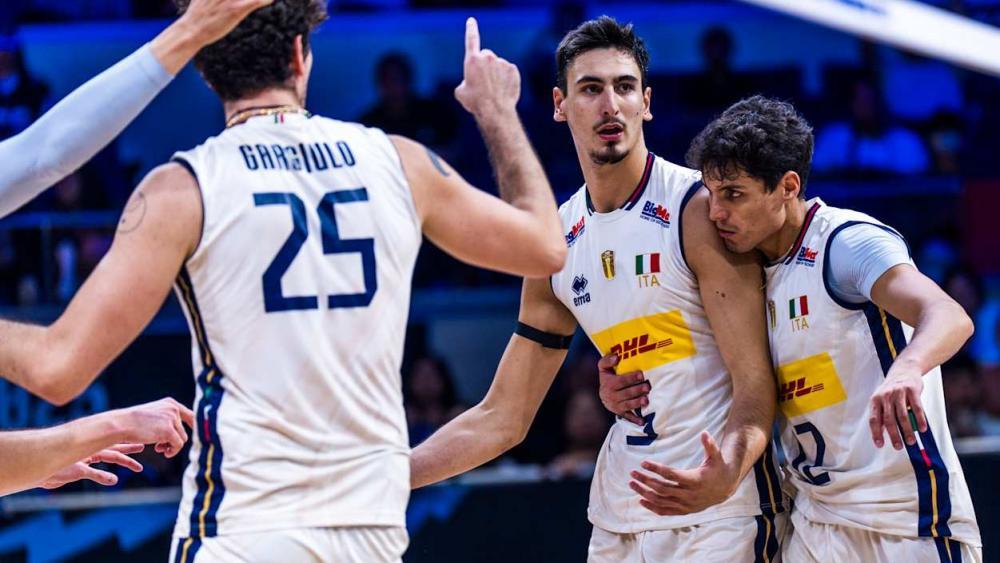 Italy's volleyball players have every reason to celebrate in Manila. © FIVB