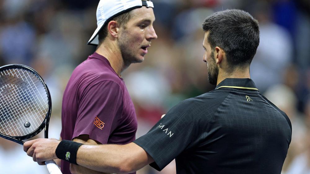 Jan-Lennard Struff (links) hat die Sensation verpasst. © APA/afp / CHARLY TRIBALLEAU