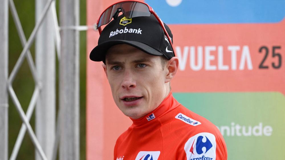 Jonas Vingegaard remains the undisputed leader. © APA/afp / MIGUEL RIOPA