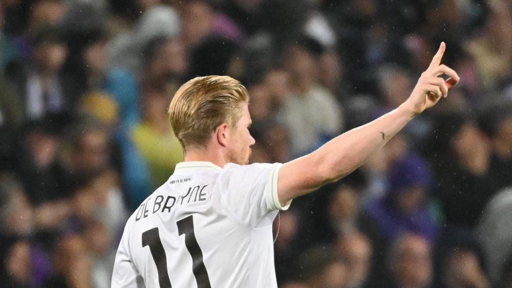 Kevin de Bruyne kommt an seine alte Wirkungsstätte zurück. © APA/afp / ALBERTO PIZZOLI