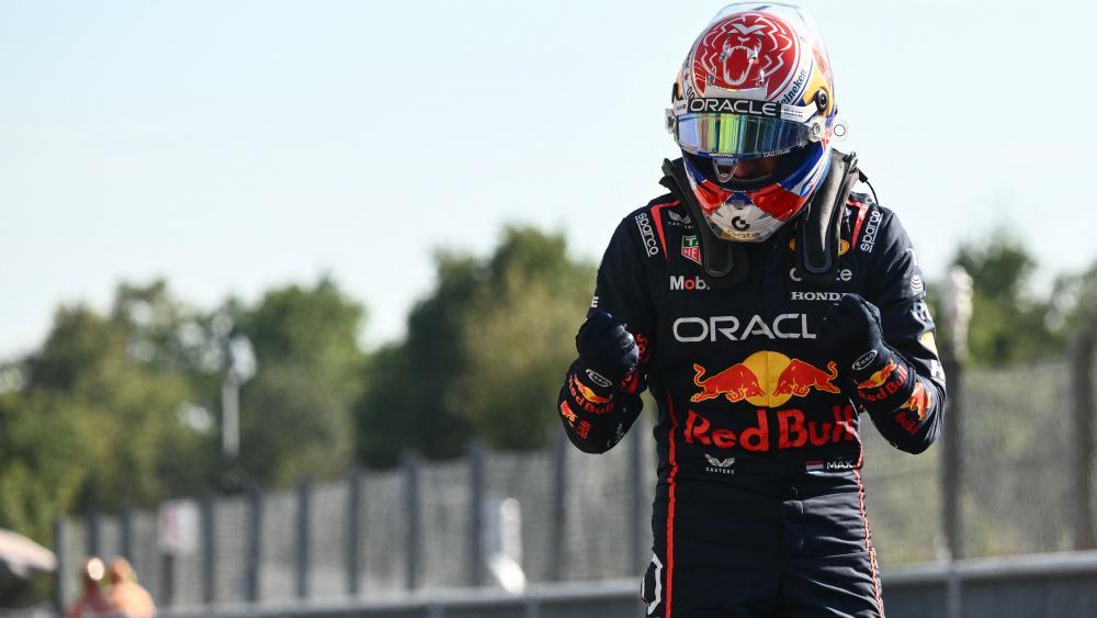 Verstappen-strahlt-in-der-Ferrari-Heimat