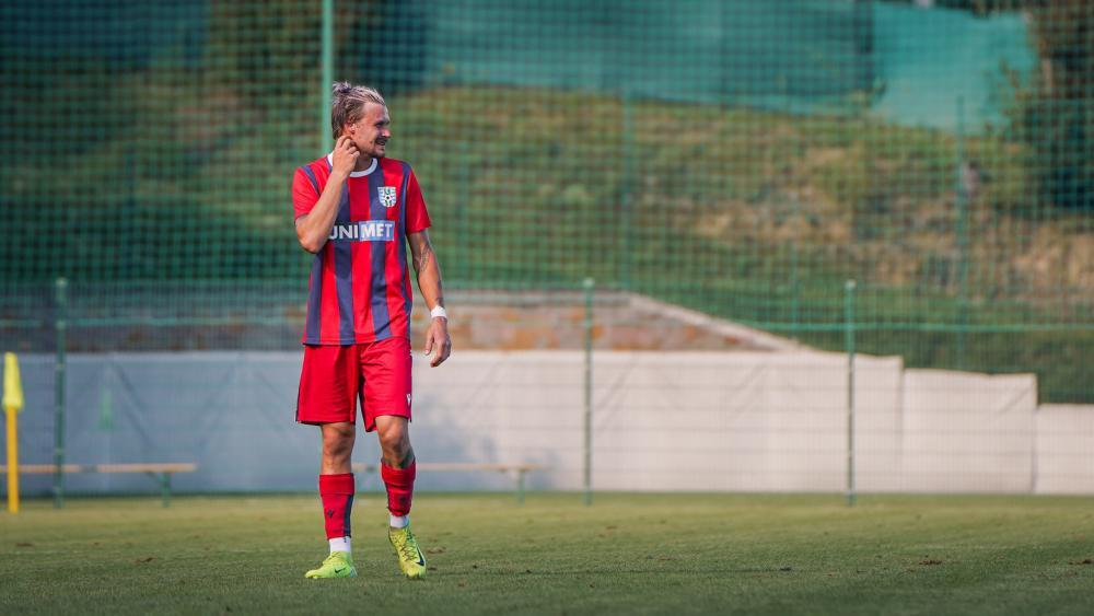 Noah Gietl, nimmermüder Schienenspieler beim SSV Ahrntal. © Thomas Debelyak
