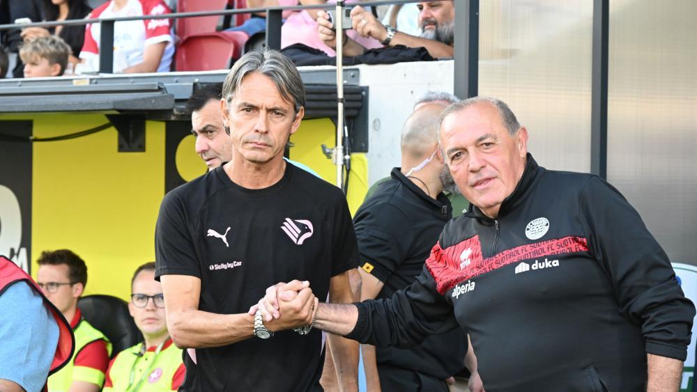 Palermo coach Pippo Inzaghi and FCS coach Fabrizio Castori before the match. © DLife