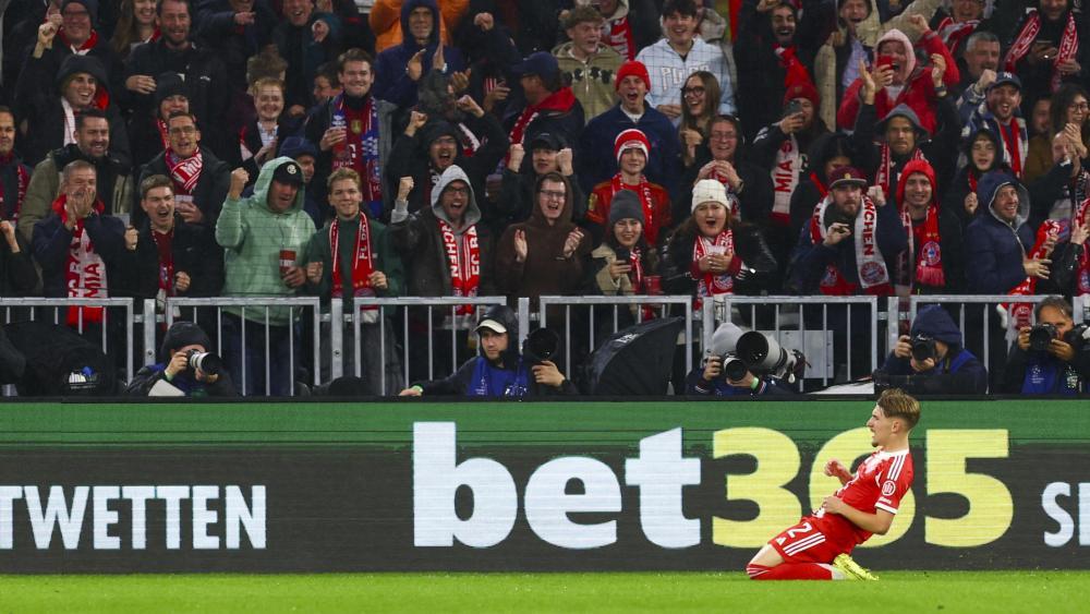 Bayern-Youngster Lennart Karl erzielte ein Traumtor. © ANSA / ANNA SZILAGYI