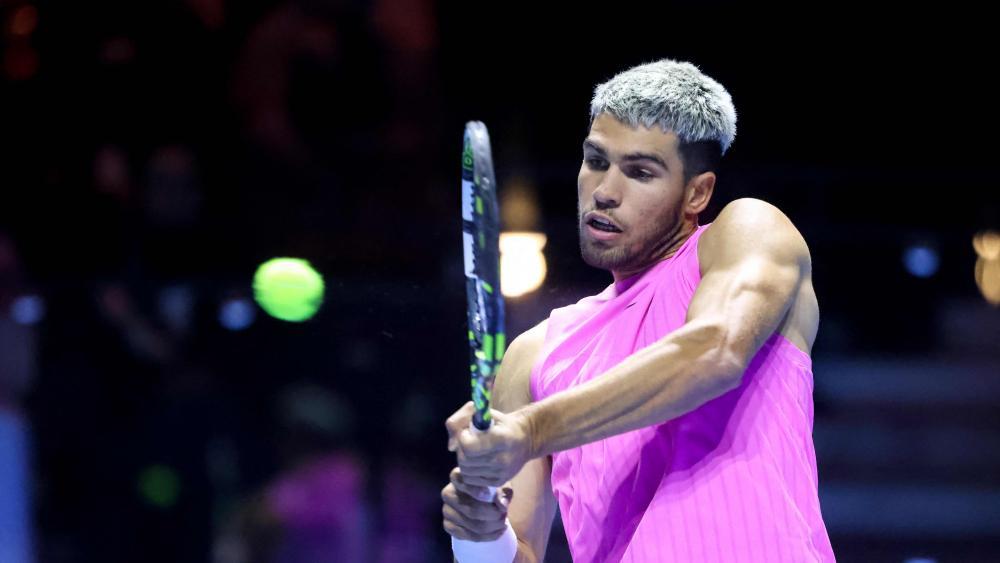 Carlos Alcaraz steht beim Six Kings Slam im Finale. © APA/afp / FAYEZ NURELDINE