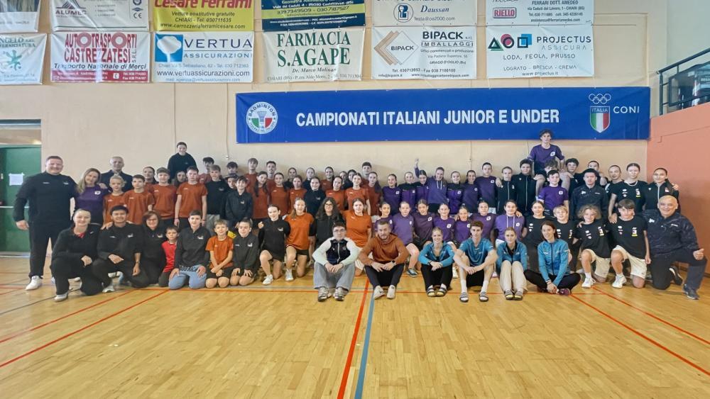 The group photo of the 71 athletes from South Tyrol.