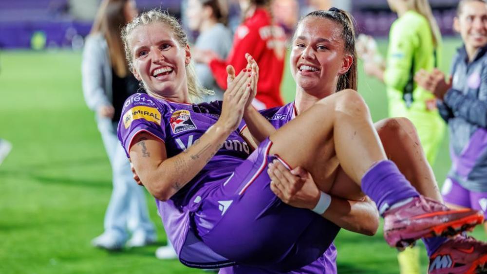 Elisa Pfattner jubelt mit Austria Wien im Europacup.