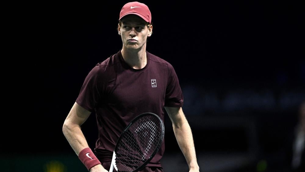 Jannik Sinner will ins Halbfinale! © APA/afp / JULIEN DE ROSA