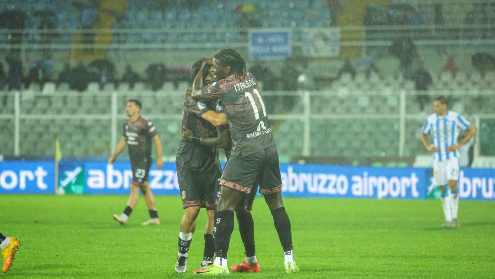 Jonathan Italeng (number 11) played strongly after his substitution.