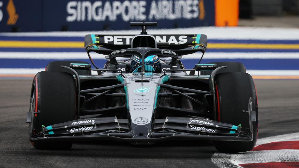 Mercedes-entzaubert-Verstappen-mit-Streckenrekord