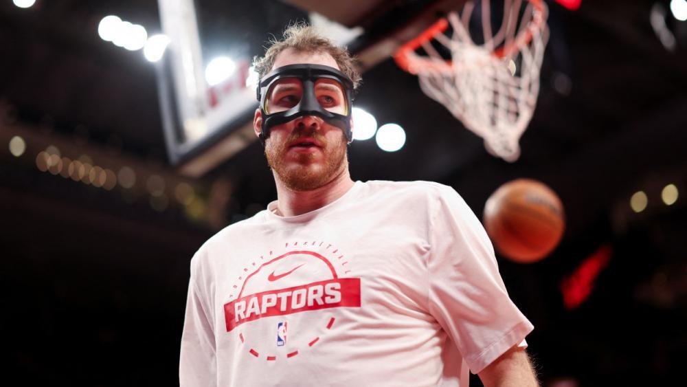 Niederlage für den Wiener Jakob Pöltl und die Toronto Raptors bei der Heimpremiere mit Toronto. © APA/GETTY IMAGES NORTH AMERICA / MICHAEL CHISHOLM