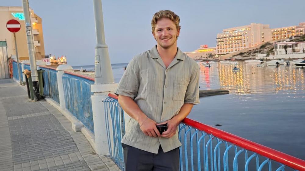 f-r-zwei-junge-kufenasse-ist-nichts-unm-glich