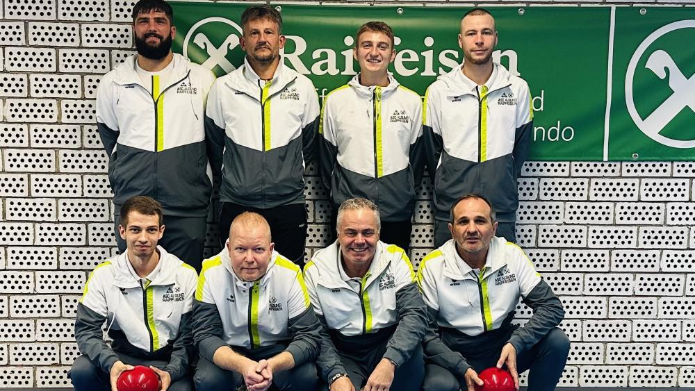 Algund (im Bild) hatte am Ende das Glück des Tüchtigen auf seiner Seite. Hinten von links Lukas Kuen, Anton Oberperfler, Dominik Rechenmacher und Martin Kienzl; vorne von links Michael Ladurner, Christian Mair, René Kuppelwieser und Arnold Pircher.