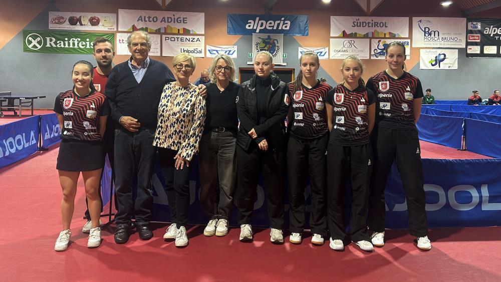 Ein-Sieg-eine-Pleite-TT-S-dtirol-in-Bozen-im-Einsatz