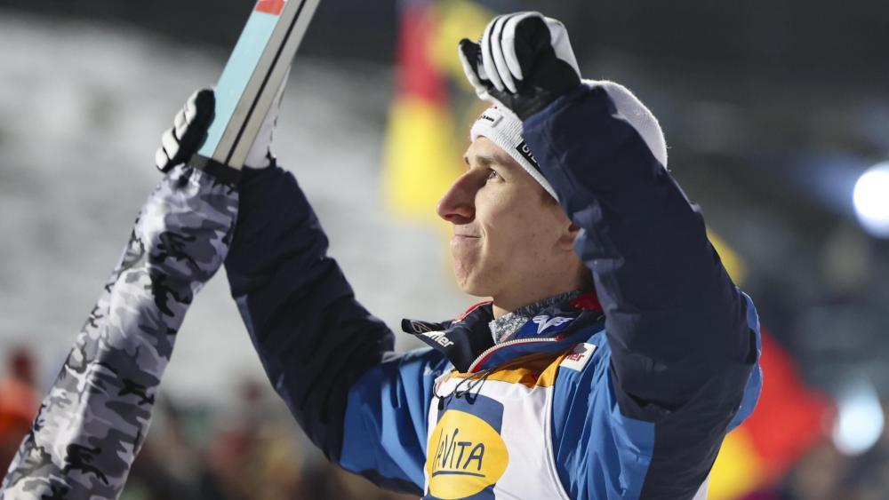 Daniel Tschofenig hat die Saison mit einem Sieg in Lillehammer begonnen. © ANSA / Christopher Neundorf