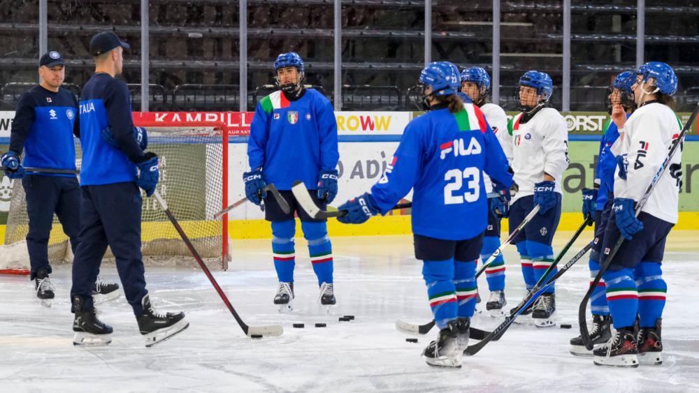 Italiens-Eishockey-Frauen-Dreierturnier-in-Bozen