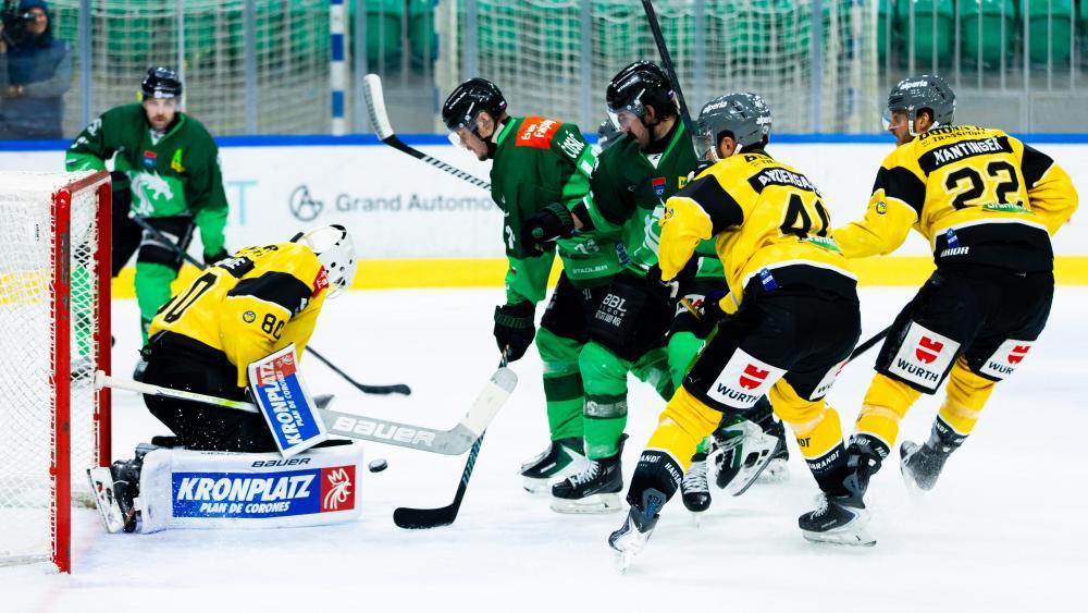 Eddie Pasquale was not a reliable presence in goal in Slovenia. © Filip Barbalic