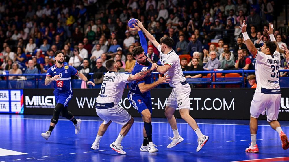 Italien hat gegen Europameister Frankreich verloren. © FFHB