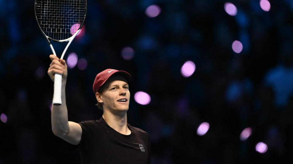 Jannik Sinner steht im Endspiel der ATP Finals. © APA/afp / MARCO BERTORELLO