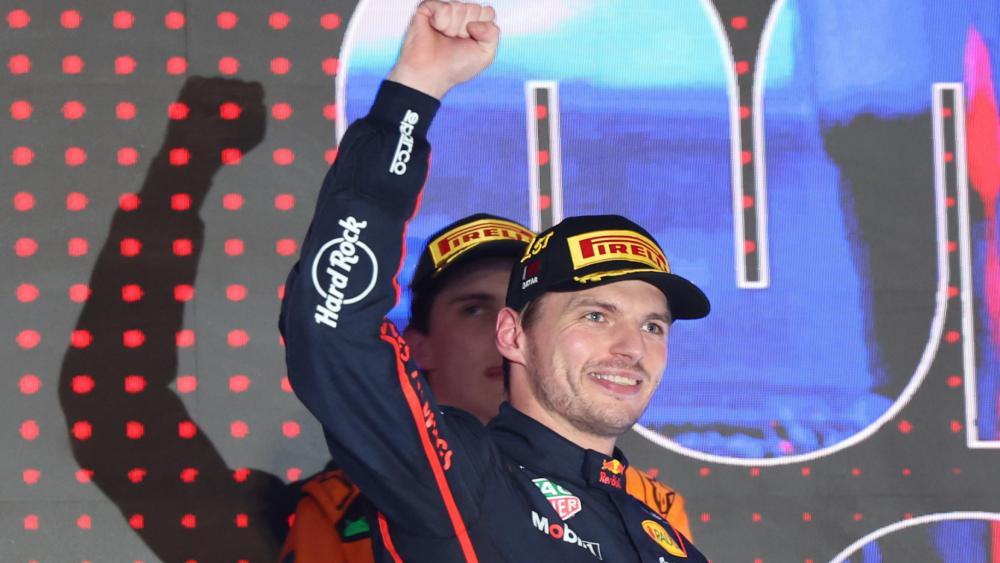 Max Verstappen jubelt über den Sieg. © ANSA / ALI HAIDER