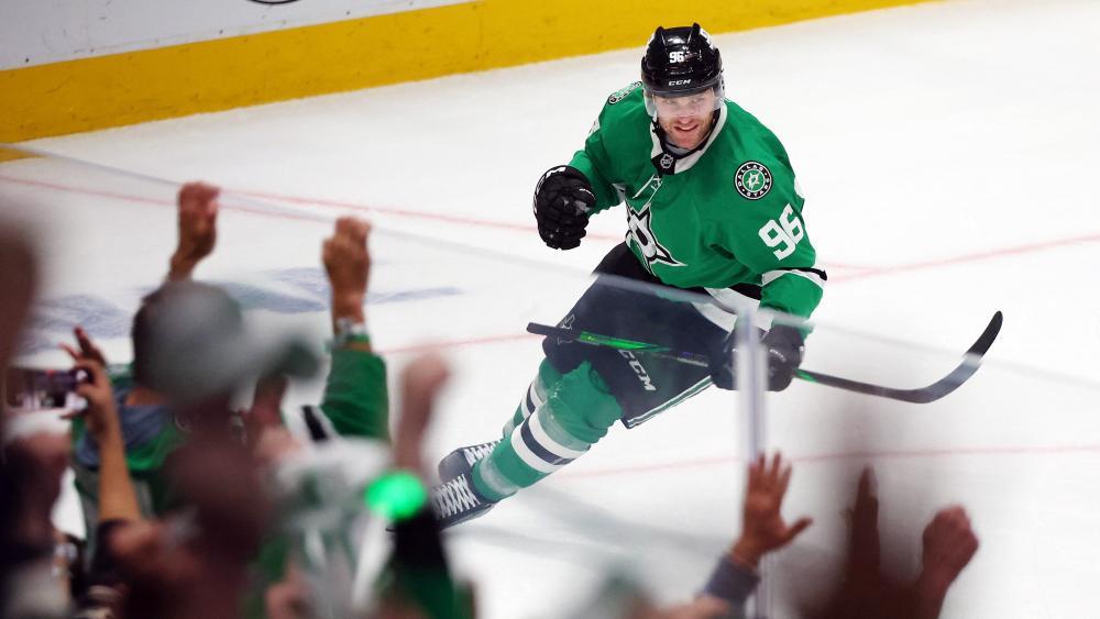 Mikko Rantanen is the celebrated hero of the Dallas Stars. © GETTY IMAGES NORTH AMERICA / RICHARD RODRIGUEZ