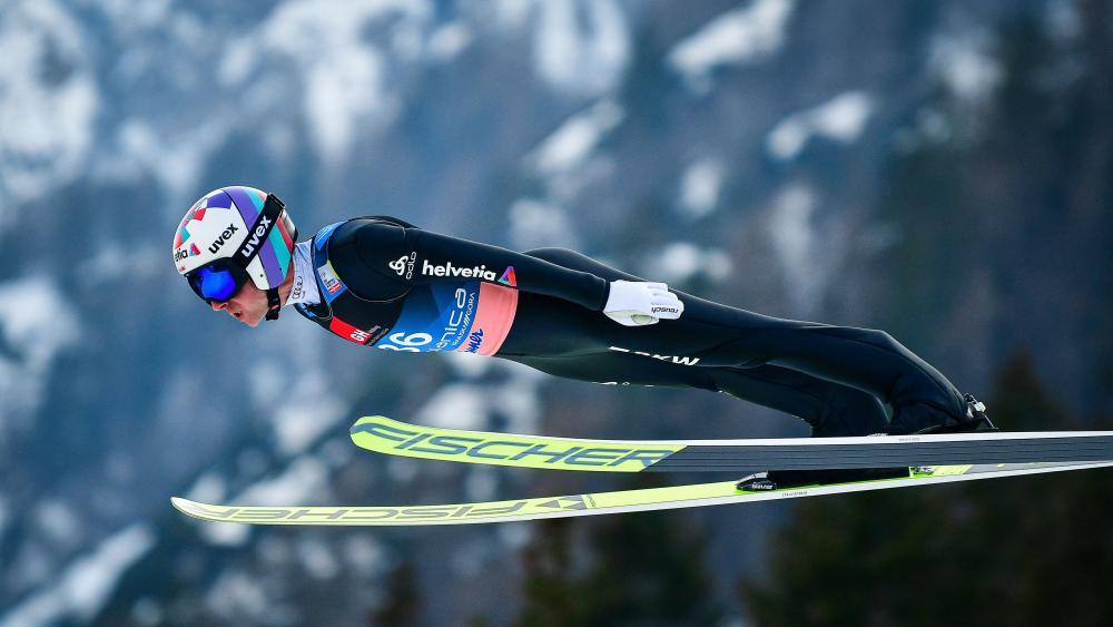 Simon Ammann wants to give it another go. © APA/afp / JURE MAKOVEC