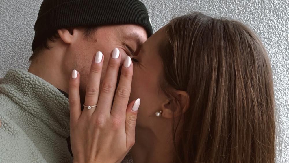 -yes-yes-yes-deutsches-ski-ass-hat-sich-verlobt