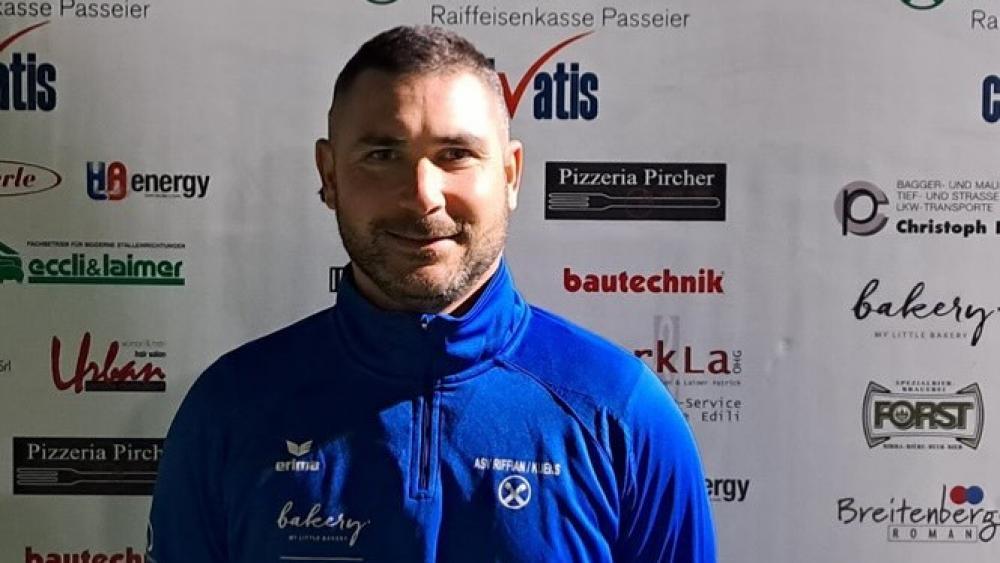 Riffian-Kuens-tauscht-den-Trainer-aus