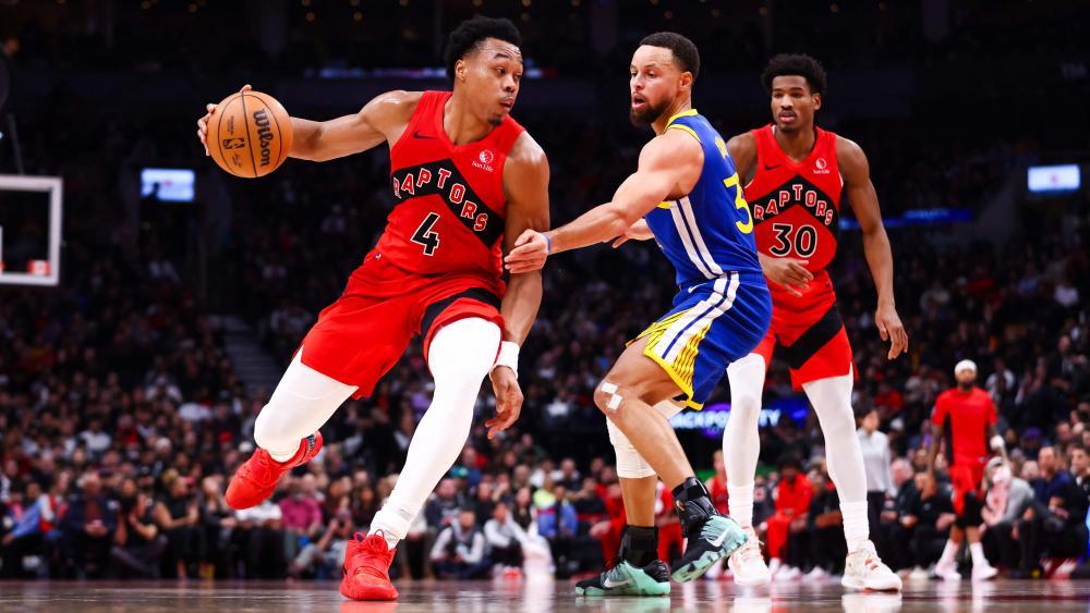 Triple-Double-von-Barnes-bei-Toronto-Sieg