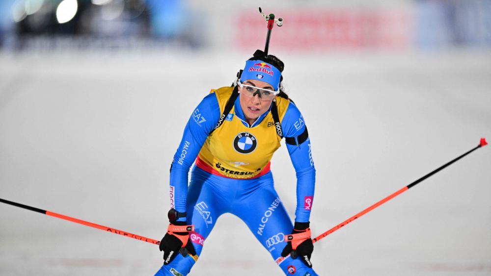 Dorothea Wierer konnte am Freitag wieder wertvolle Weltcuppunkte einfahren. © APA/afp / BJORN LARSSON ROSVALL