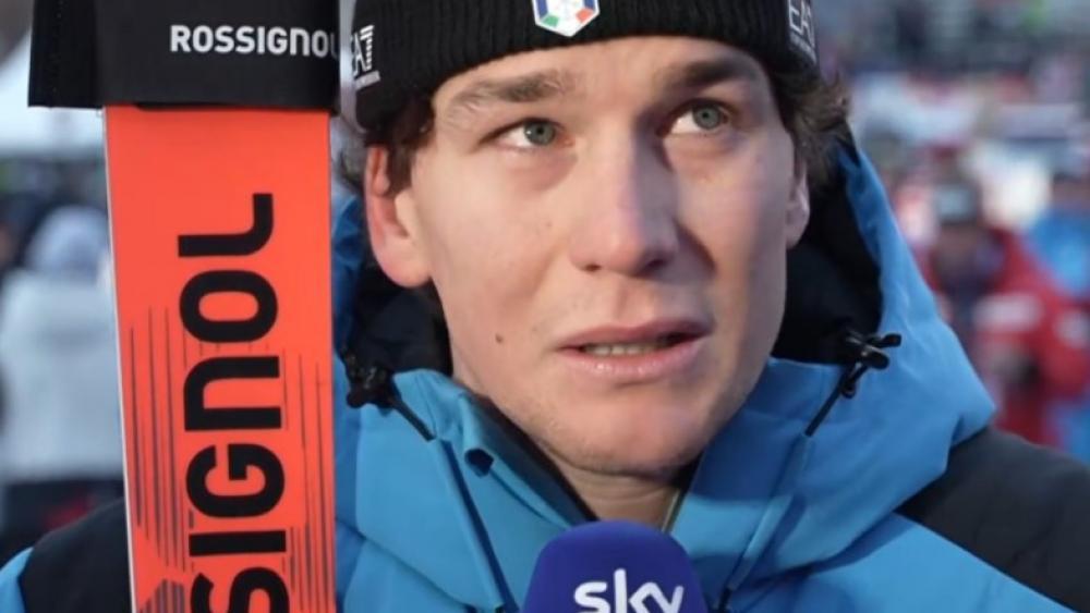 r-hrende-geste-italiens-gr-den-held-bricht-in-tr-nen-aus