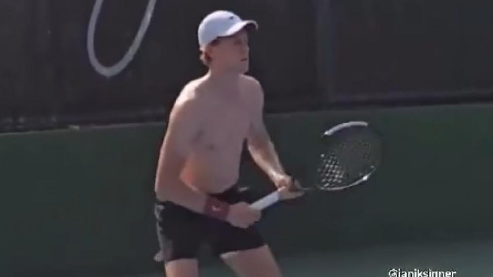 In-Dubai-Sinner-lacht-mit-Laila-und-schwitzt-am-Platz