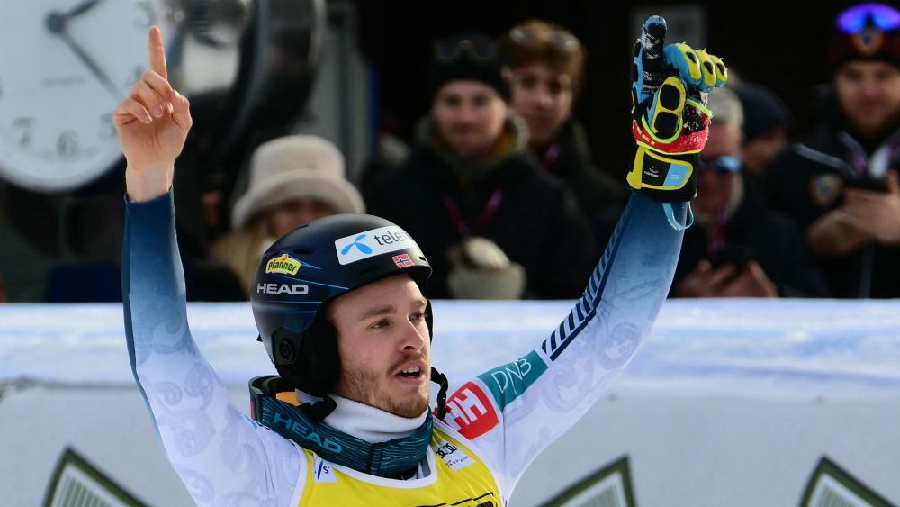 Atle Lie McGrath celebrates: The Norwegian has won the Alta Badia slalom. © APA/afp / STEFANO RELLANDINI