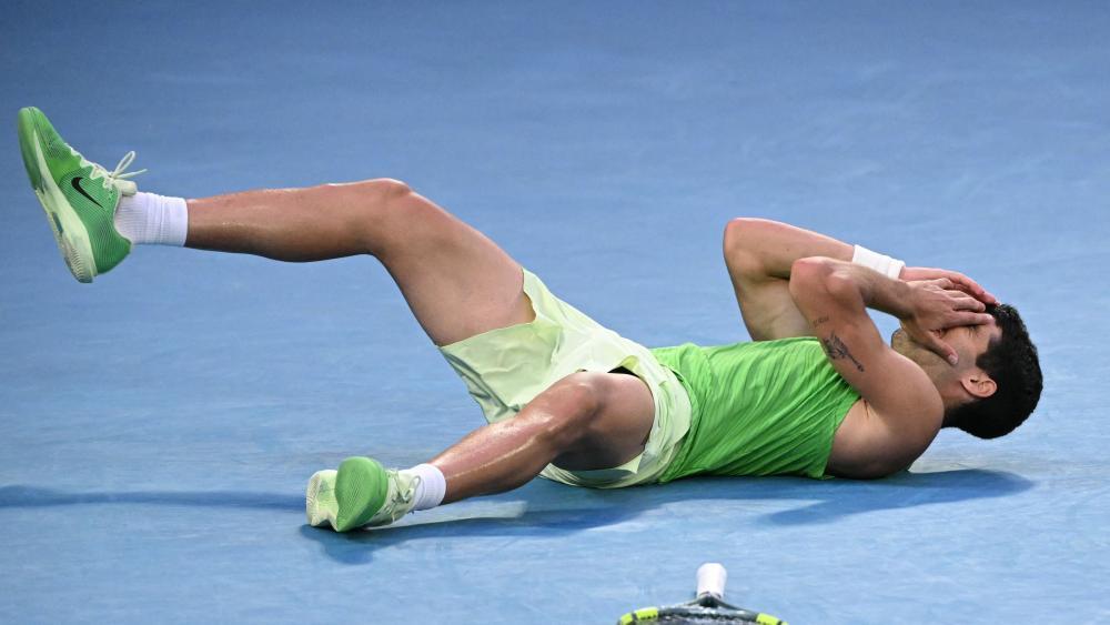 Drama-pur-Alcaraz-zieht-Kopf-aus-der-Schlinge