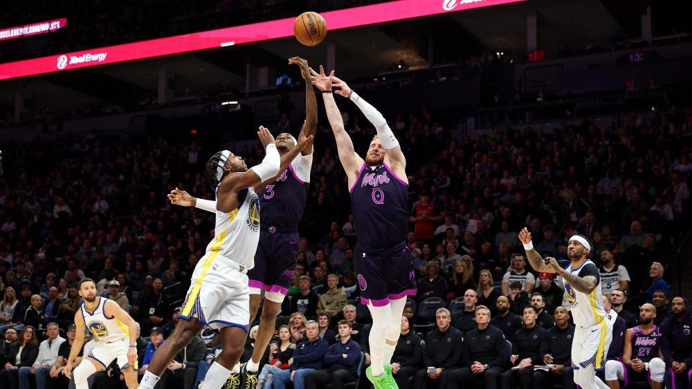 Nach-Sch-ssen-Warriors-gewinnen-bizarres-NBA-Spiel