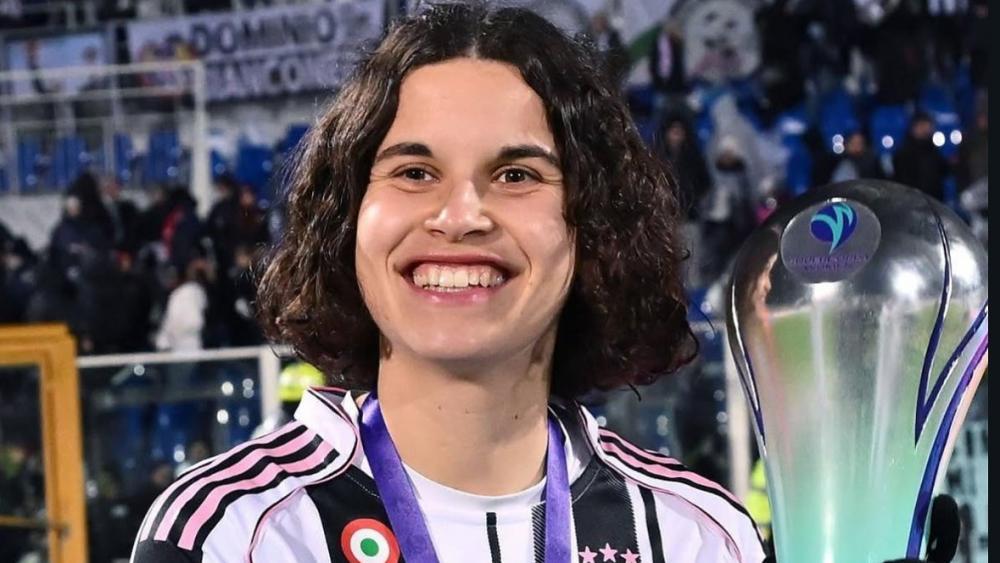 Assist-zum-Titel-Schatzers-Triumph-im-Supercup